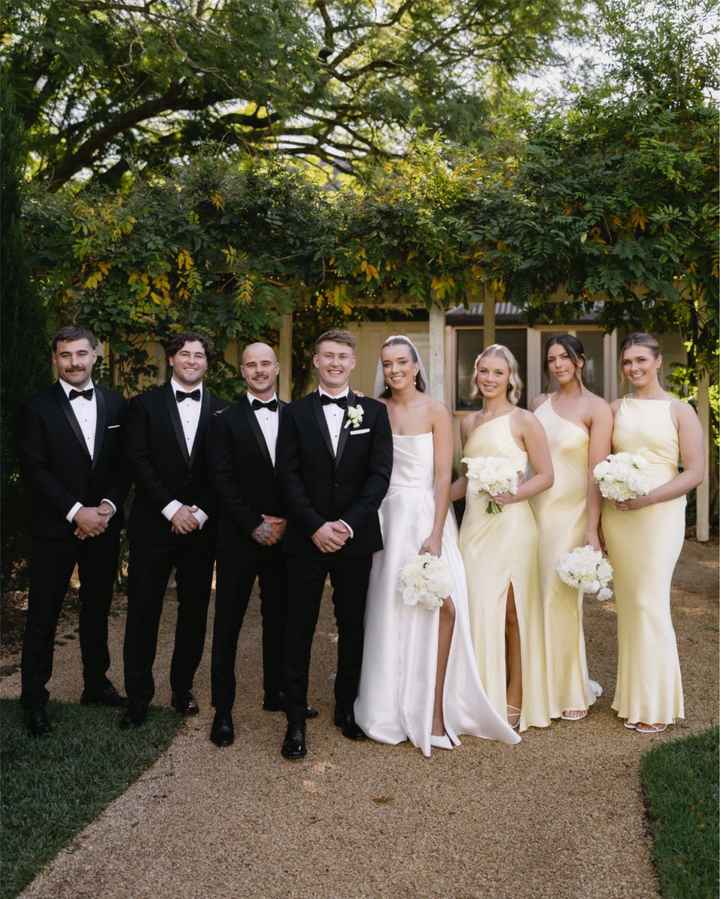 Recherche photo cortège dh en jaune - 1