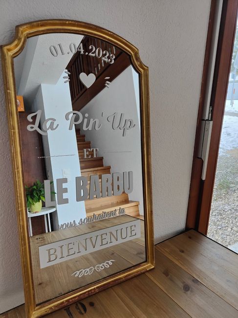 Un panneau de bienvenue à l'entrée de ta réception ? 🙌 2