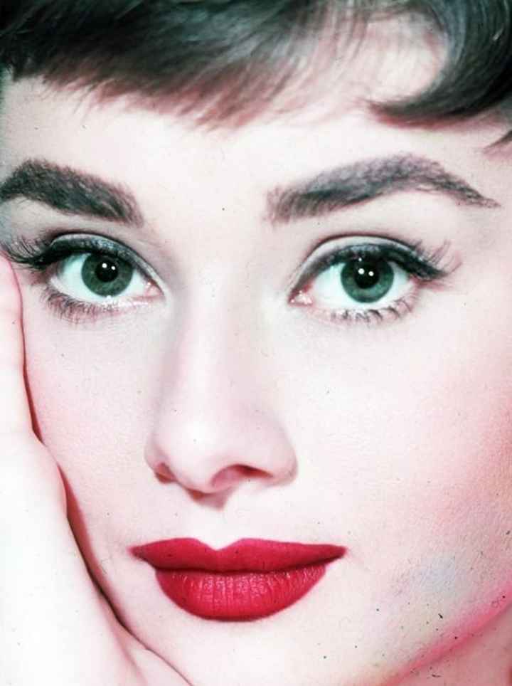 Trouvé l'inspiration coiffure et make-up - 1
