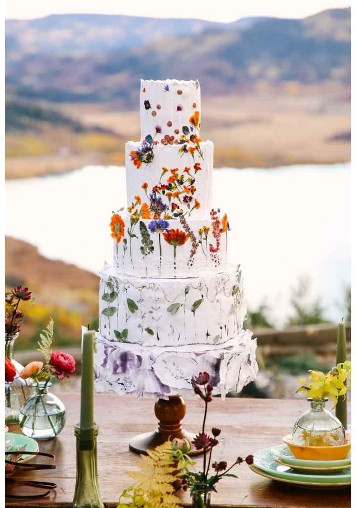 Gâteau de mariage avec fleurs séchées - 5
