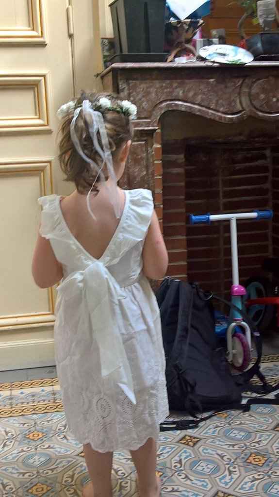 j'adore le dos de cette robe