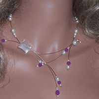 Collier blanc prune