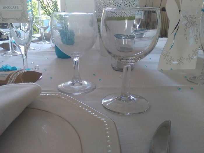 Essai Table 4 de plus près pour voir les strass