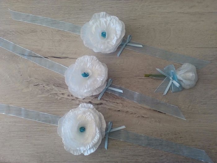 Les bracelets et boutonnière pour les demoiselles et garçon d'honneur (des enfants)