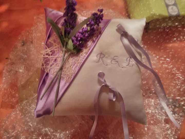 Coussin d'alliances et bijoux pour le mariage  - 2