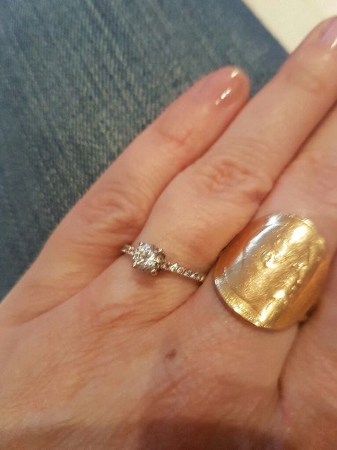 Avez-vous publié une photo de votre bague de fiançailles ? - 1