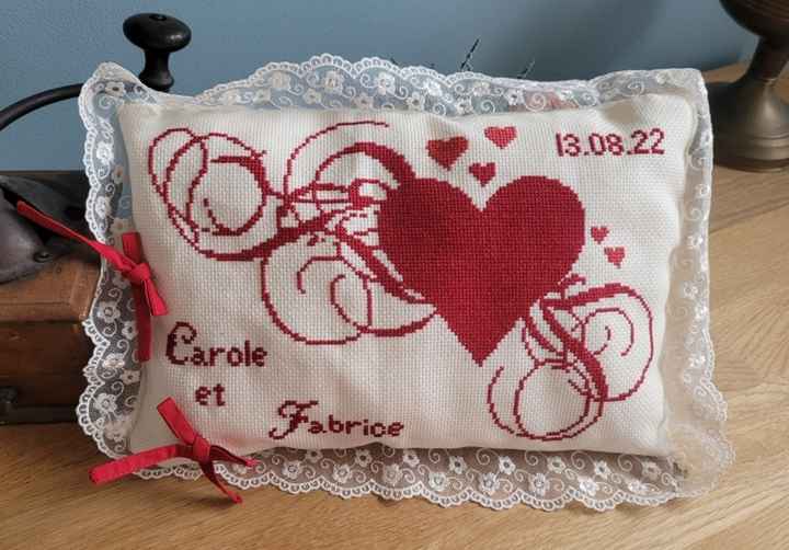 Coussin ou boîte pour alliance - 1