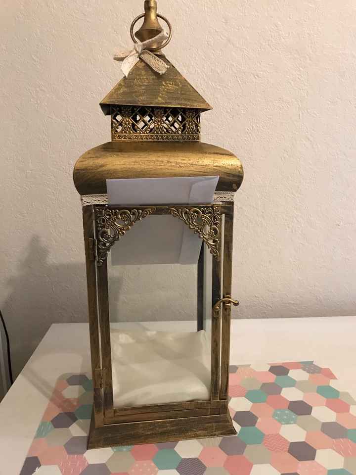 Urne et stylo pour livre d’or chez action - 1