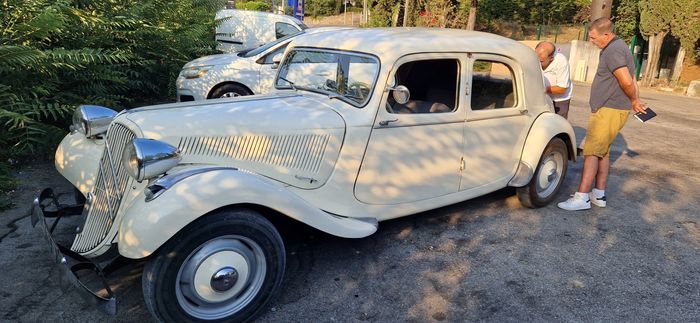 Voiture des mariés