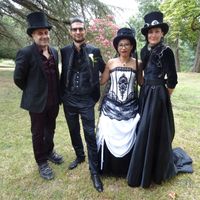 Dans le parc du domaine avec ma chanteuse qui s'est prêtée au thème :)