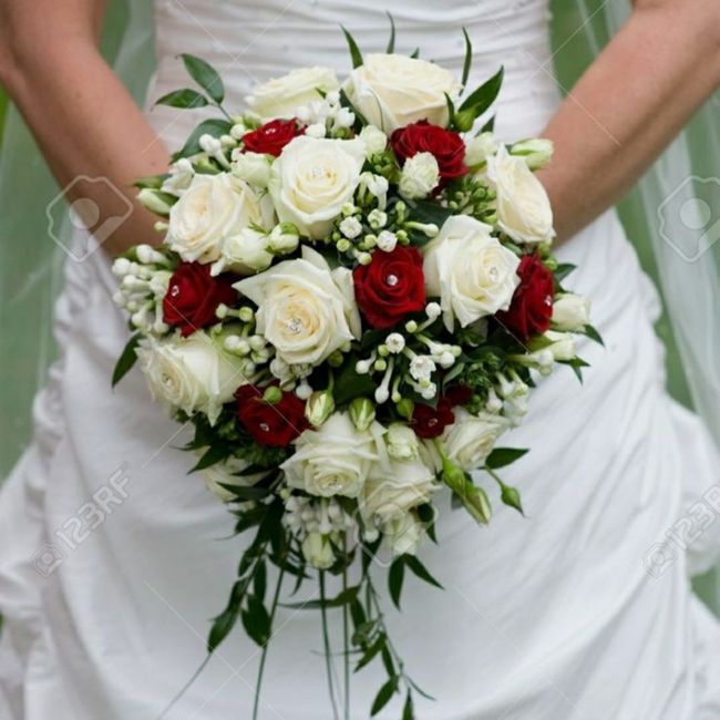 Vote pour ton bouquet de mariée préféré ! 🧡 1