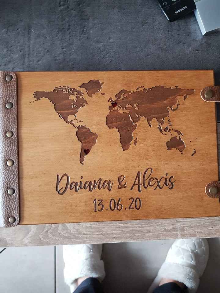 Livre d'or parfait mais.......... la date - 1