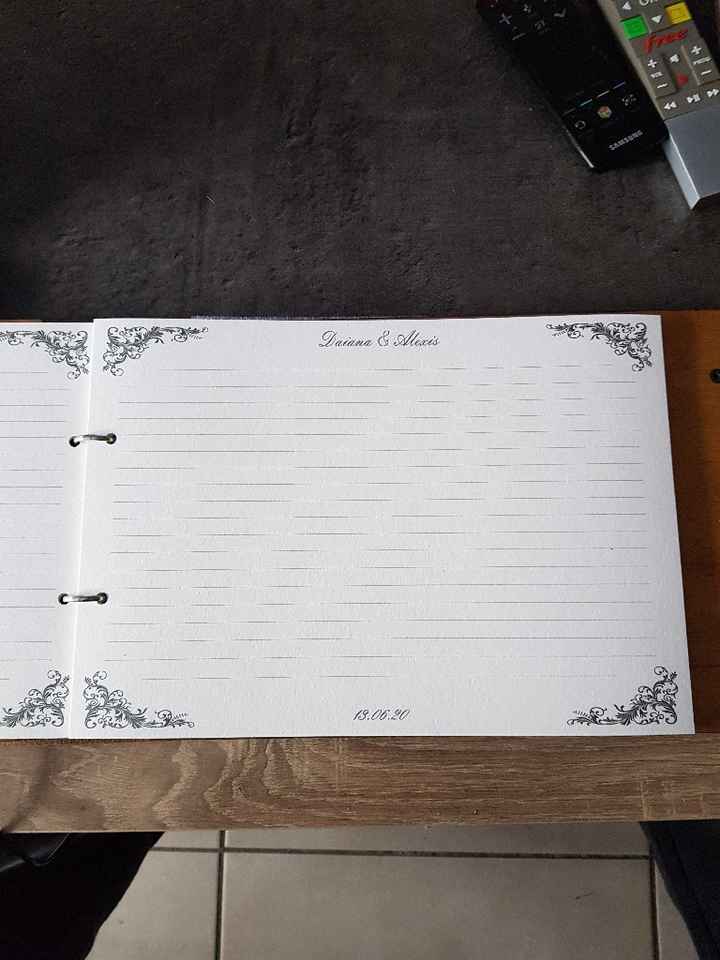 Livre d'or parfait mais.......... la date - 2