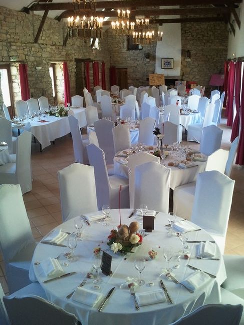 Salle de réception avec tables