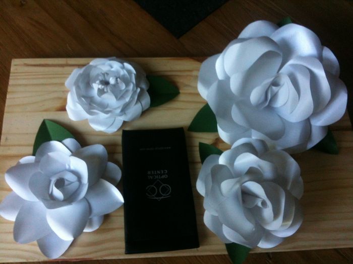 fleurs en papier fait main (rose, gardenia, camelia)
