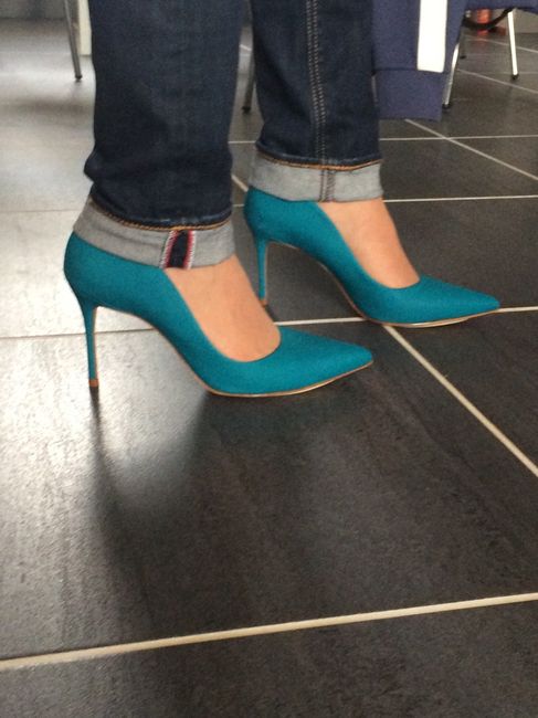 Chaussures de couleur pour le jour j? - 1