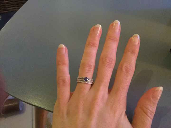 Comment portez-vous votre bague de fiançailles et votre alliance ? - 1