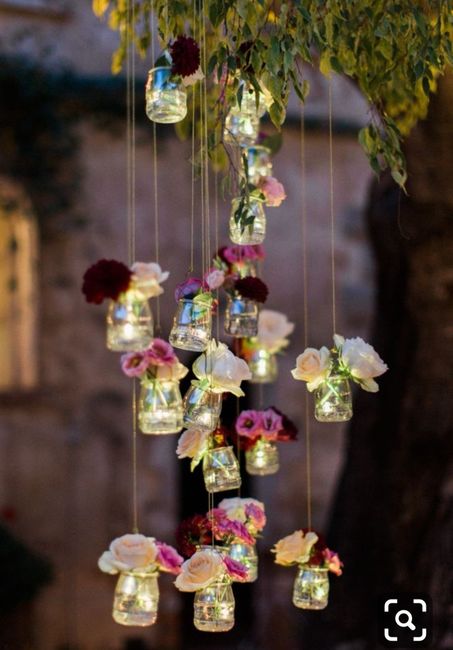 Suspension fleurs et bougies dans petits pots bébé