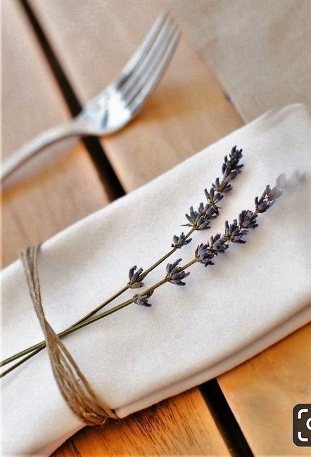 Décoration de serviette (avec ruban du mariage et étiquette mariage et étiquette baptême)