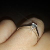 Qui porte une bague de fiançailles ? - 1