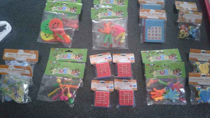 les jeux pour enfant  il y a en plus un yo yo 