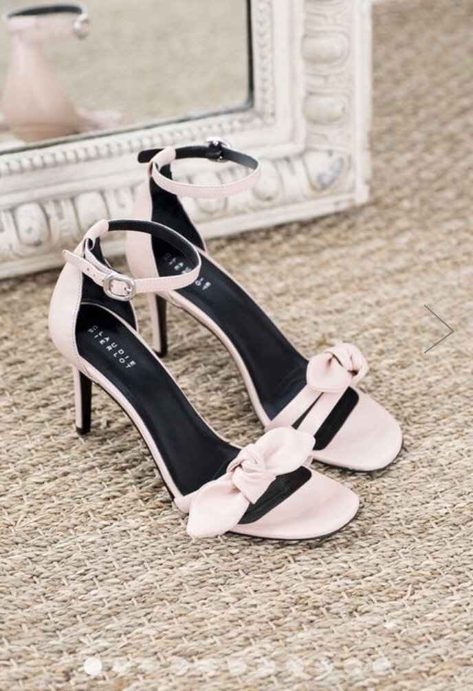 Chaussures peut-être trouvées - 1