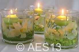 Vase avec fleurs immergées