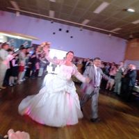 deco de la salle tout beige dorée marron 