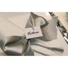  Mettre les noms des invités sur les chaises - 1