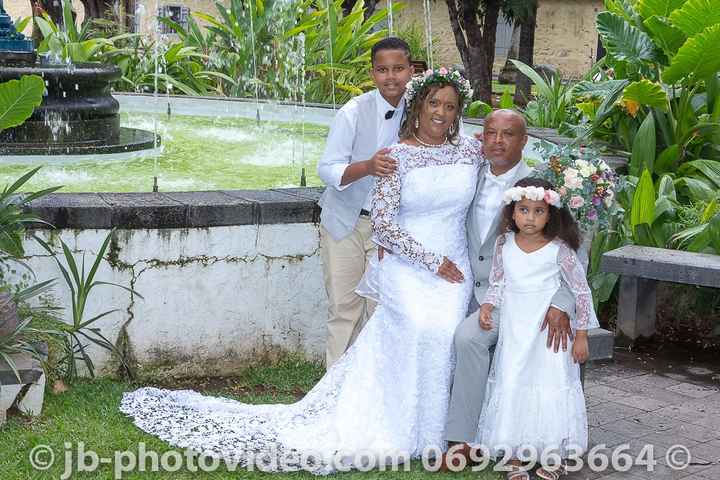 NOTRE PETITE FAMILLE