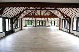 Décoration salle sur poutre - 1