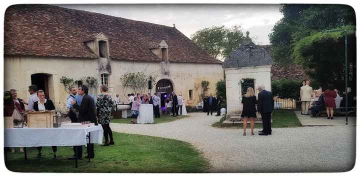 Le vin d'honneur dans la cour !