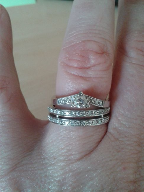 Qui porte une bague de fiançailles ? - 2