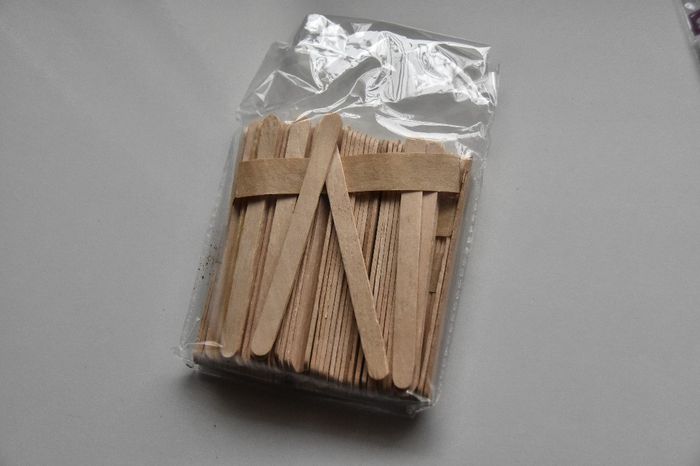 97 bâtonnets en bois (pour créer des éventails par ex)