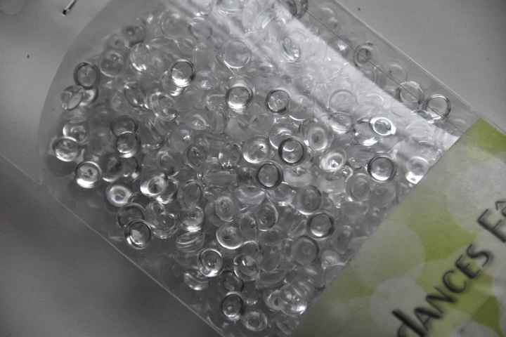 perles blanches transparentes -déco de table- paquet neuf