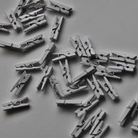 38 petites épingles déco blanches (pour photos sur un fil par ex) 2,5 cm