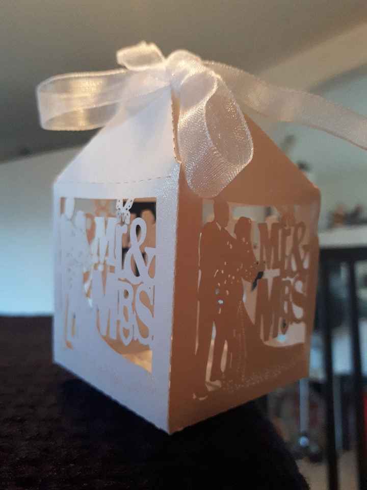 Contenant à dragées - 1