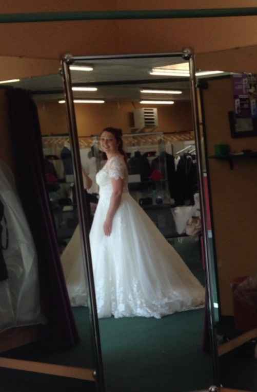 Précieuse ramenée et ébauche de coiffure - 1