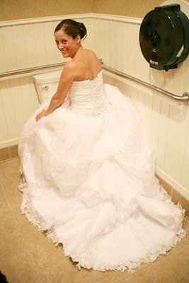 aller au toilette avec sa robe