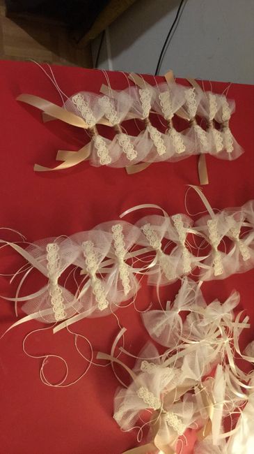 diy Tulle (pompons et noeuds voitures) 2