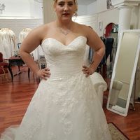 Ma robe de mariée  avec mon essai  coiffure et maquillage  vois en penser koi les futures - 1