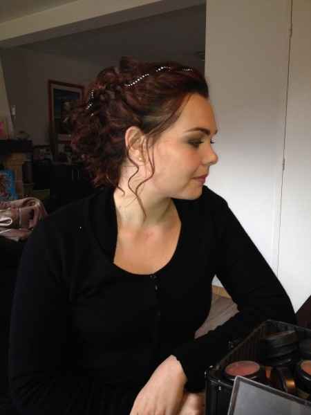 Essais: coiffure et maquillage