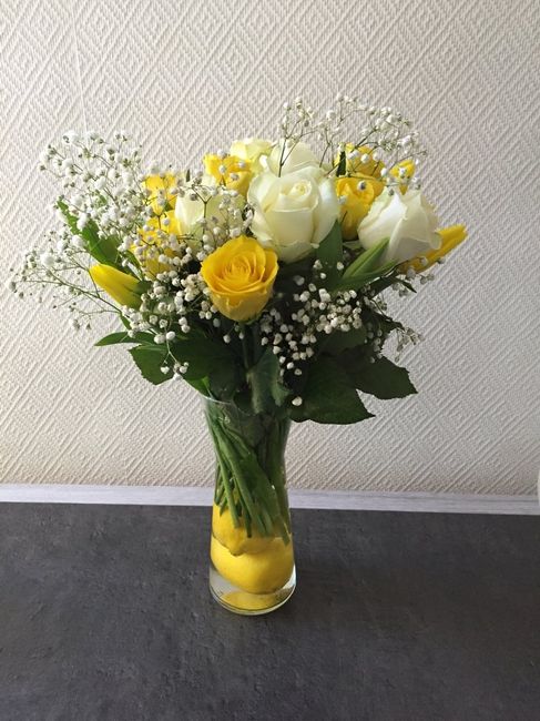 Petit teste de bouquet de centre de table - 1