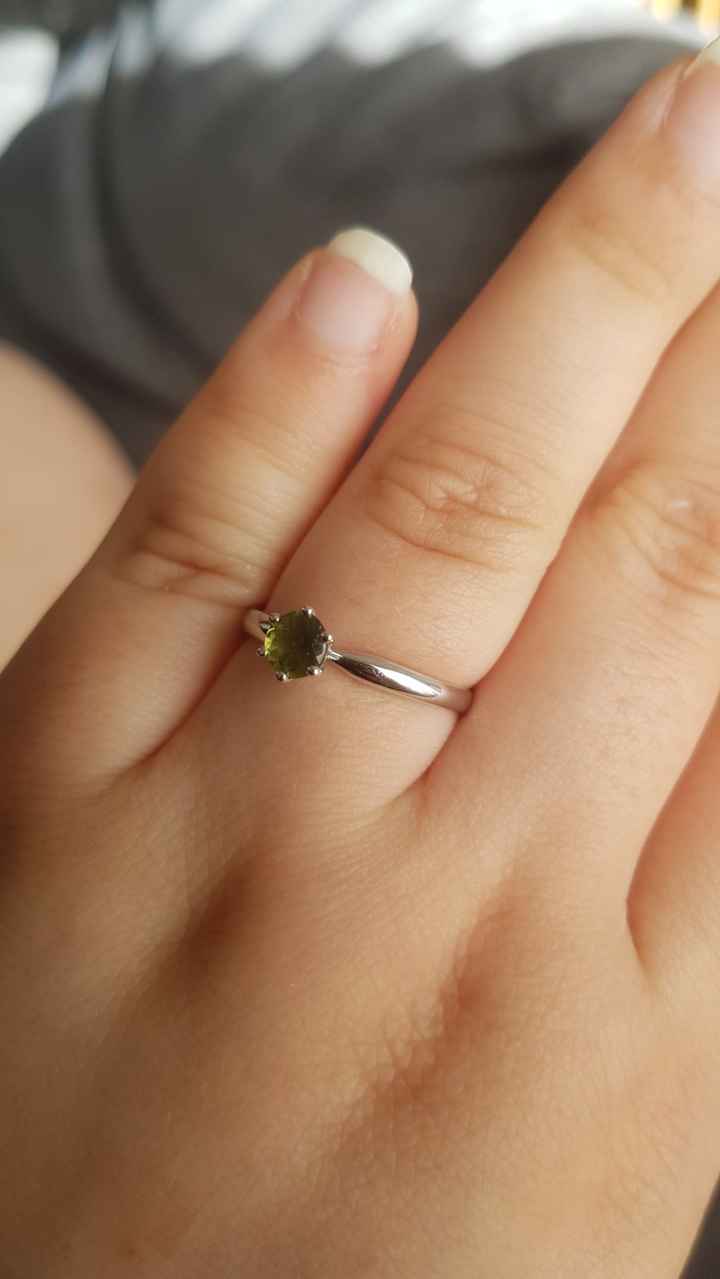 Ta bague de fiançailles sur le Pinterest de Mariages.net ça t'intéresse ? ❤️ - 1