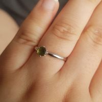 Ta bague de fiançailles sur le Pinterest de Mariages.net ça t'intéresse ? ❤️ - 1