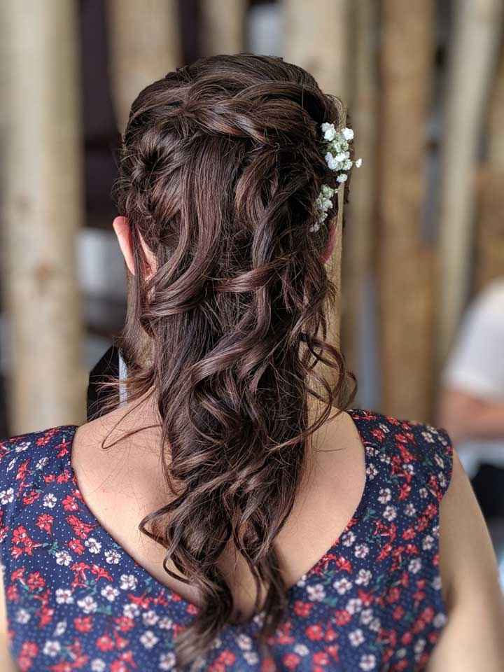 Coiffure et robe - 1