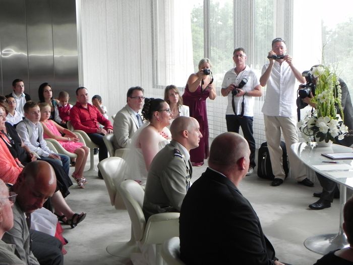 Dans la salle de mariage 