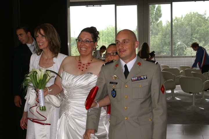 Photo des mariés, la fille du mariée et la mère de la mariée