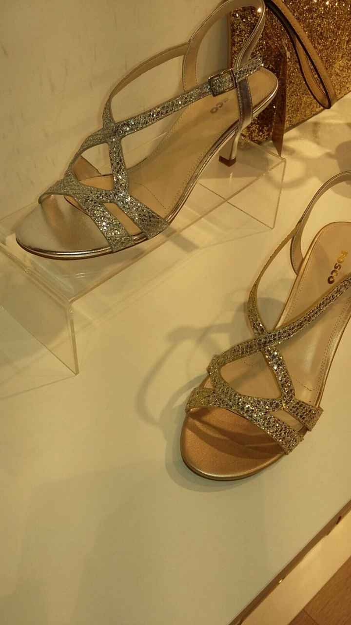 Et les chaussures - 1