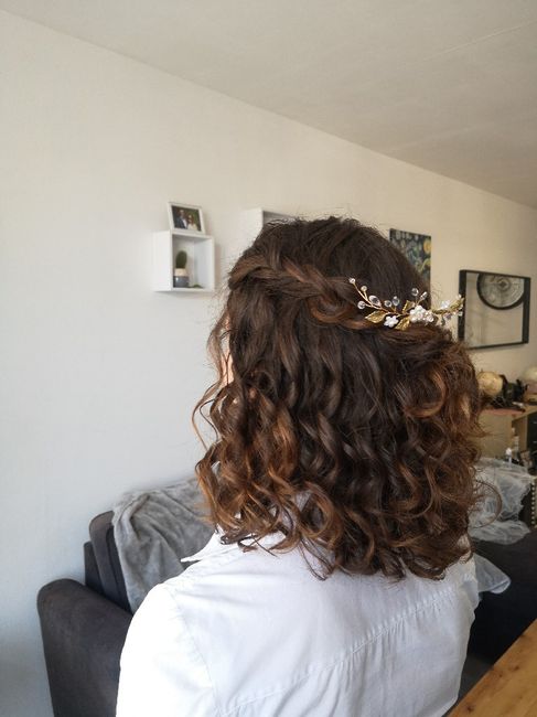 Cheveux naturellement frisés et coiffure 5